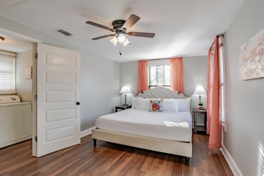 Dauphin District Darling #4 Downtown, Dining Apartment Мобил Екстериор снимка
