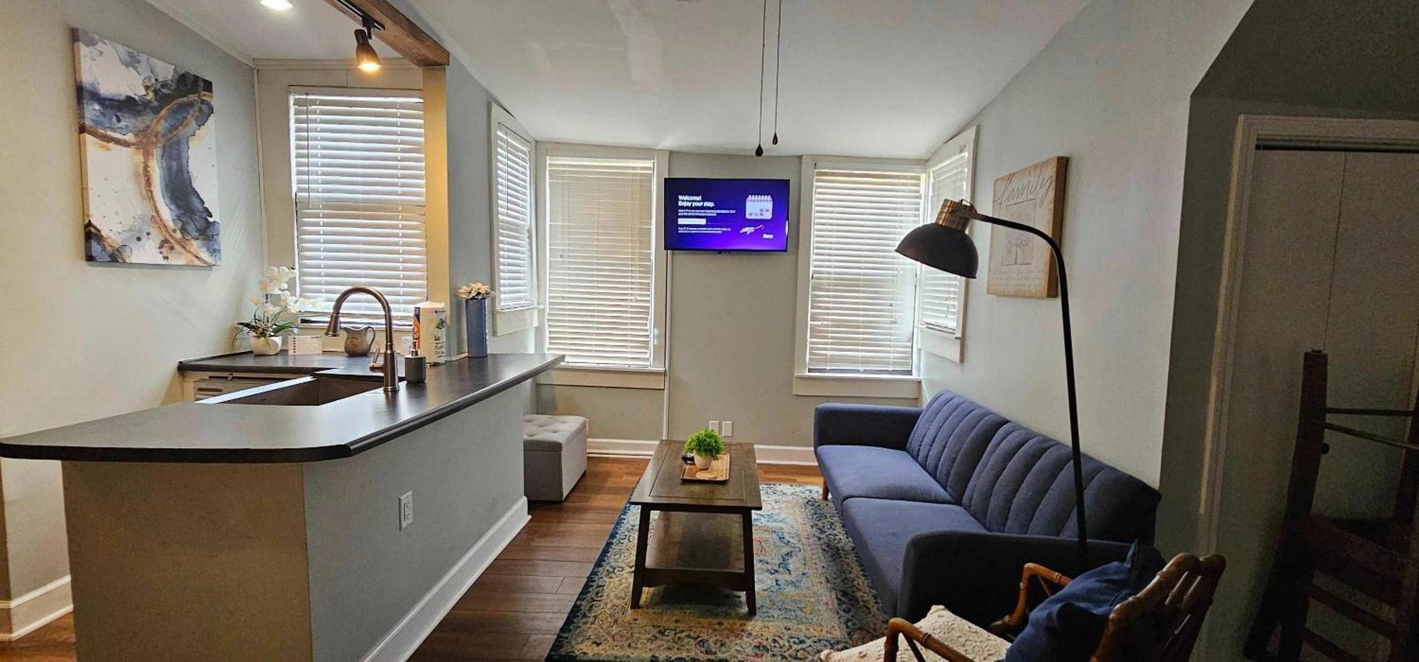 Dauphin District Darling #4 Downtown, Dining Apartment Мобил Екстериор снимка