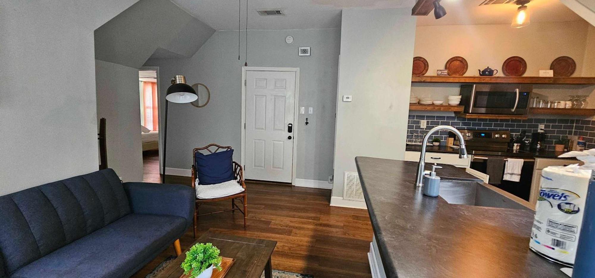 Dauphin District Darling #4 Downtown, Dining Apartment Мобил Екстериор снимка